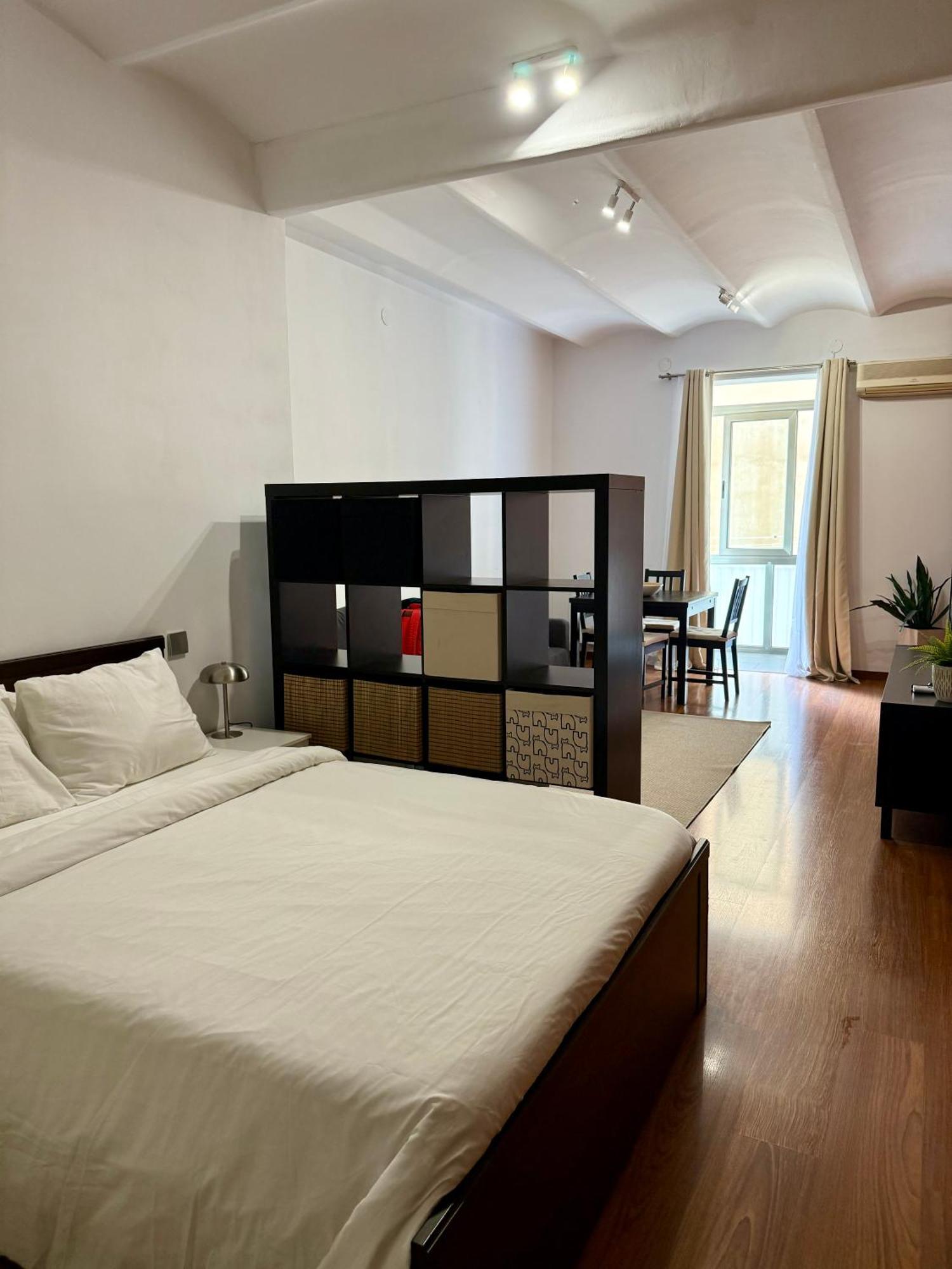 Newly Renovated Stylish Eixample - Great Location Barcelona Eksteriør billede