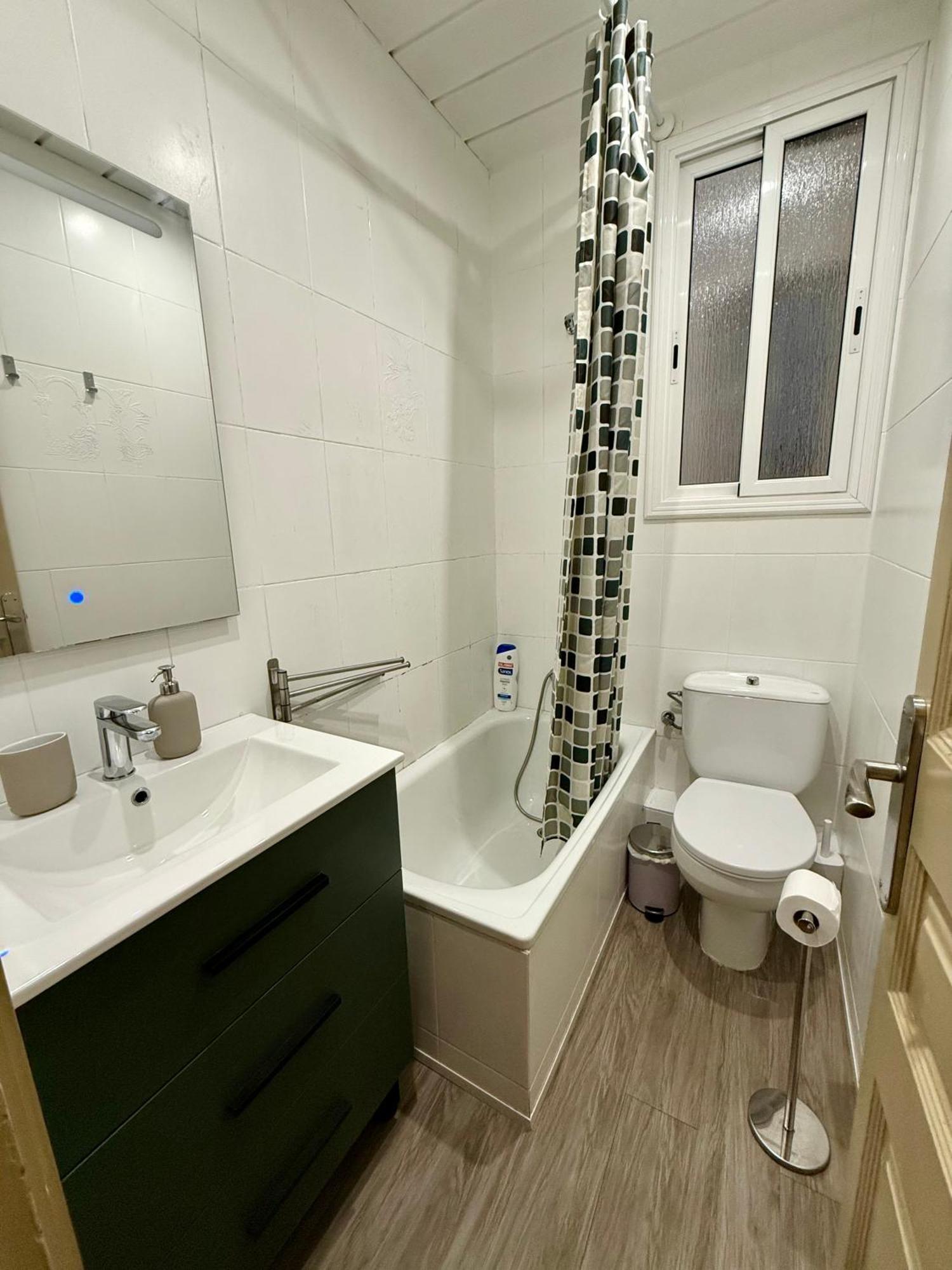 Newly Renovated Stylish Eixample - Great Location Barcelona Eksteriør billede